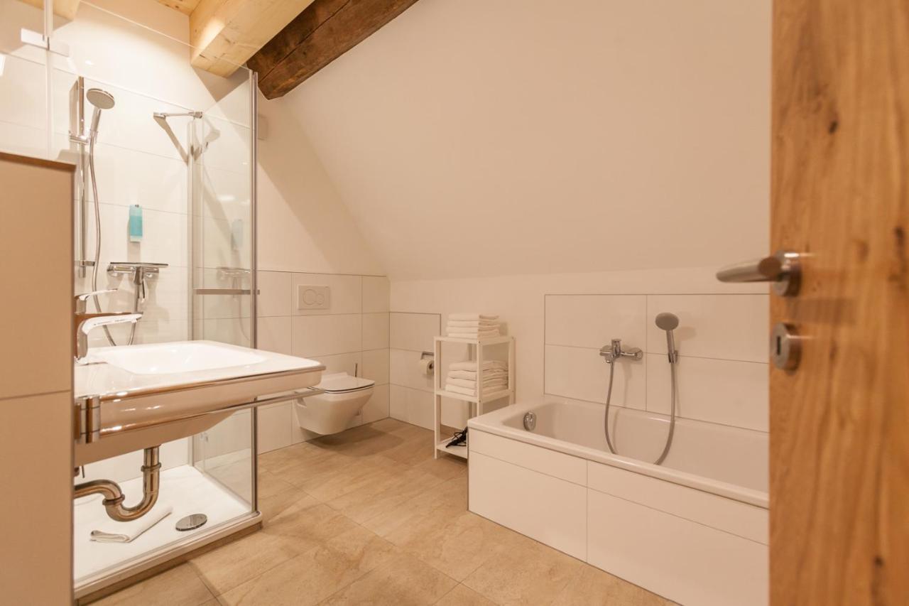 Baumgartners Dreiseithof - Historisch, Modern, Zentral Apartment บาดโครซิงเงน ภายนอก รูปภาพ