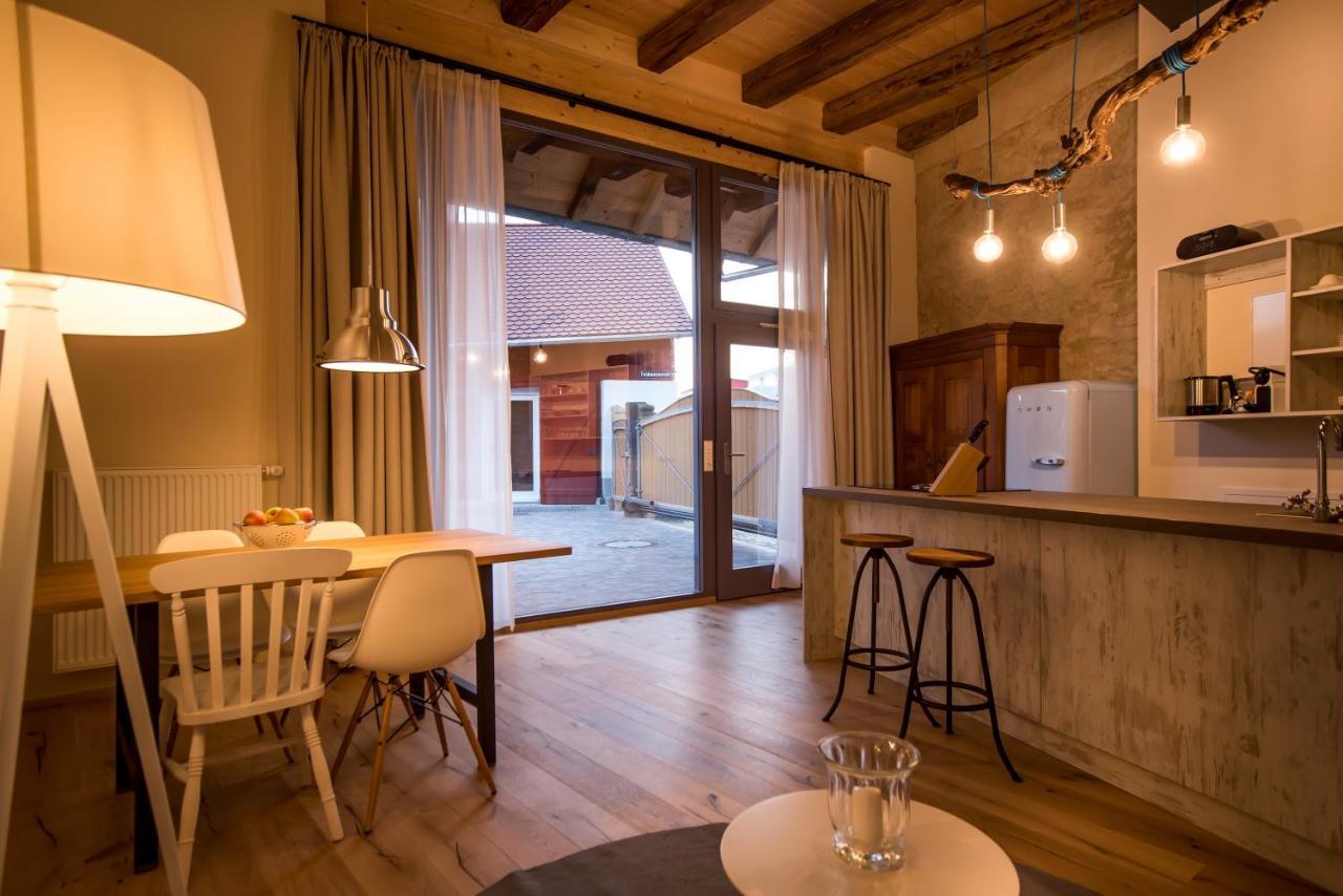 Baumgartners Dreiseithof - Historisch, Modern, Zentral Apartment บาดโครซิงเงน ห้อง รูปภาพ