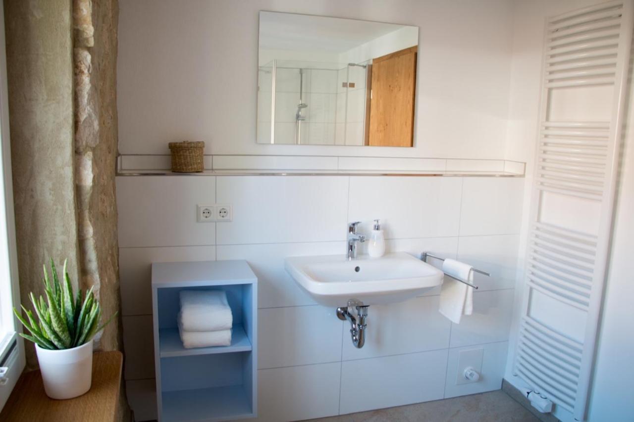 Baumgartners Dreiseithof - Historisch, Modern, Zentral Apartment บาดโครซิงเงน ภายนอก รูปภาพ