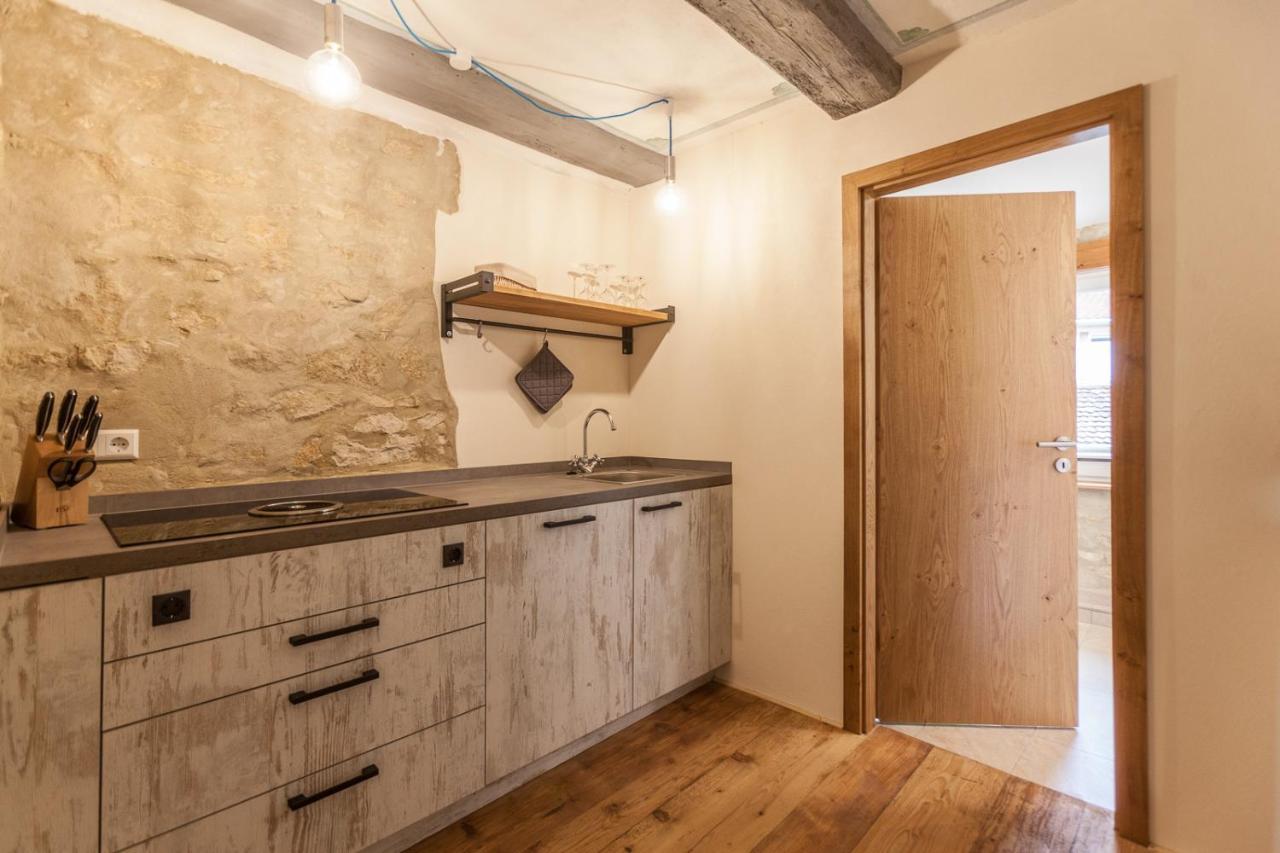 Baumgartners Dreiseithof - Historisch, Modern, Zentral Apartment บาดโครซิงเงน ภายนอก รูปภาพ