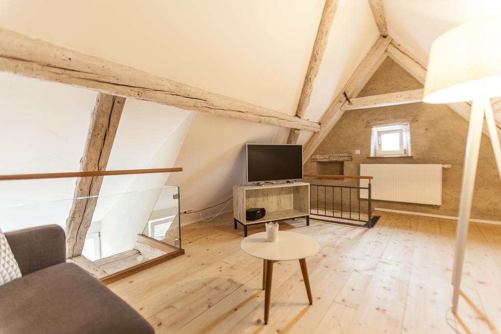 Baumgartners Dreiseithof - Historisch, Modern, Zentral Apartment บาดโครซิงเงน ภายนอก รูปภาพ