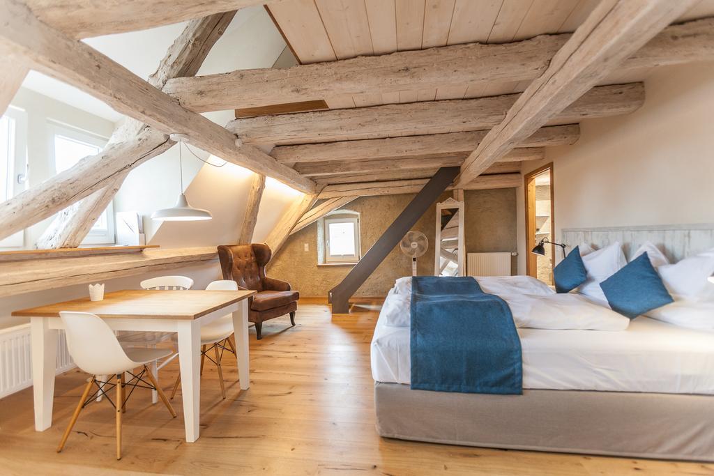 Baumgartners Dreiseithof - Historisch, Modern, Zentral Apartment บาดโครซิงเงน ภายนอก รูปภาพ
